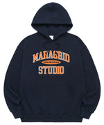 【mahagrid】 COLLEGE LOGO HOODIE